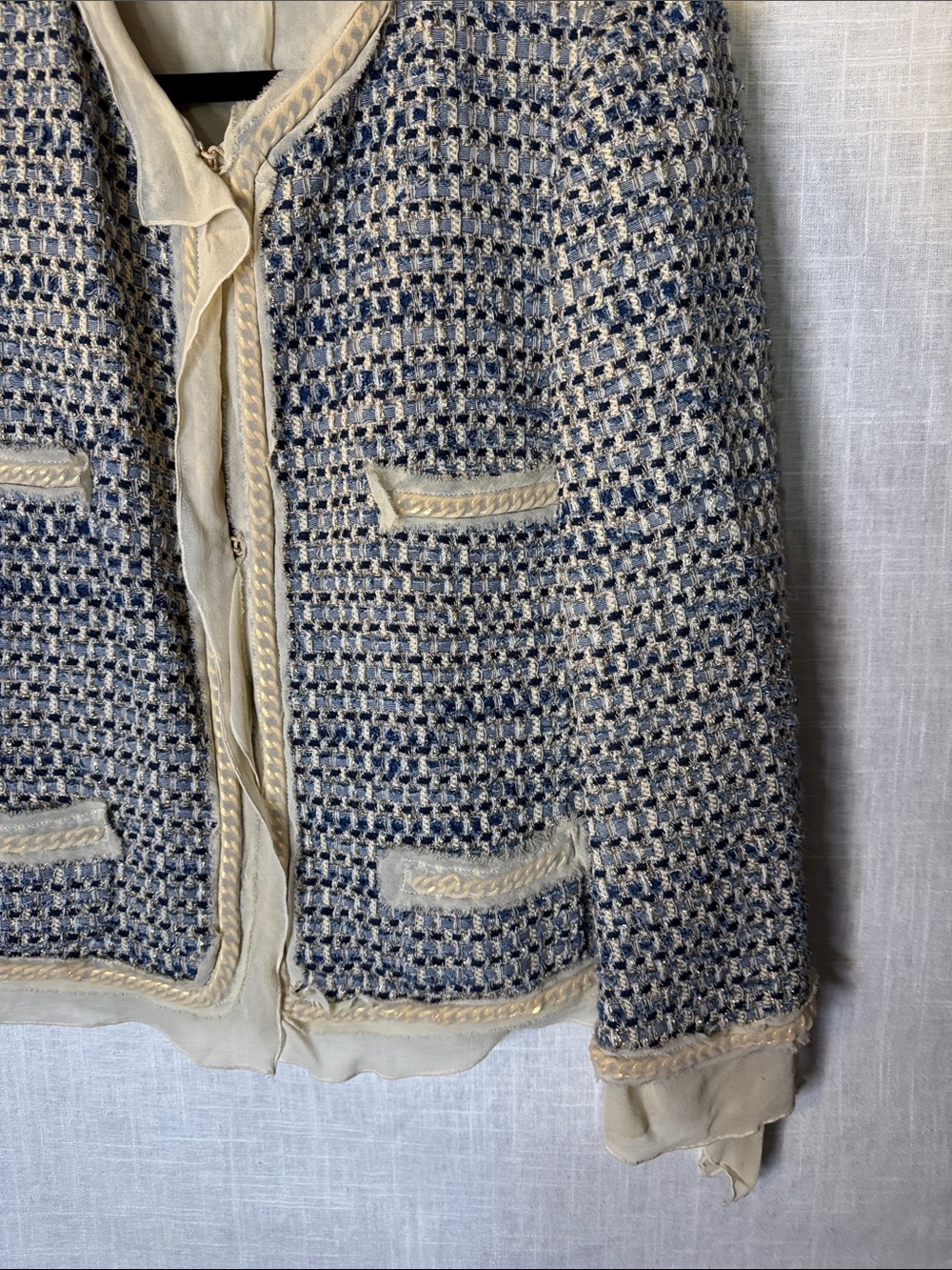 Emanuel Ungaro Navy and Cream Bouclé Jacket - Picture 3 of 11